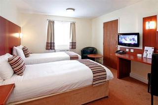 Mercure Swindon East Hotel And Spa エクステリア 写真